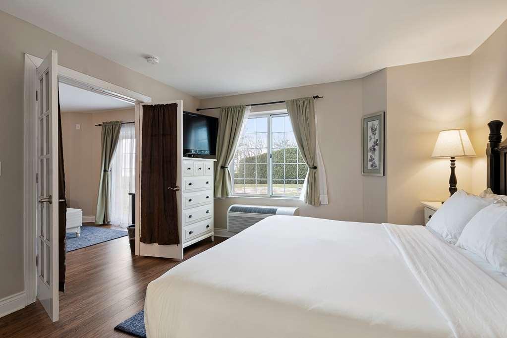 Charlevoix Inn & Suites Surestay Collection By Best Western Rum bild