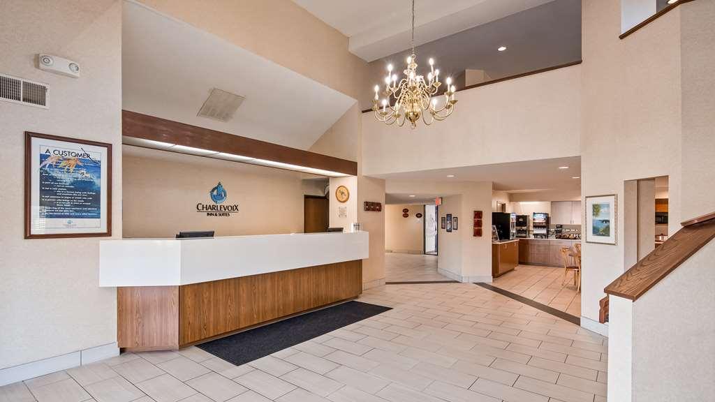 Charlevoix Inn & Suites Surestay Collection By Best Western Inreriör bild