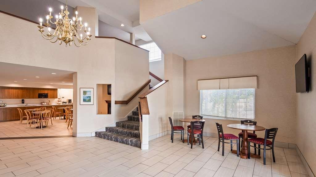 Charlevoix Inn & Suites Surestay Collection By Best Western Inreriör bild