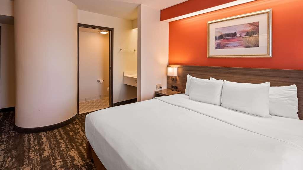 Charlevoix Inn & Suites Surestay Collection By Best Western Rum bild