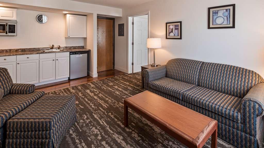 Charlevoix Inn & Suites Surestay Collection By Best Western Rum bild